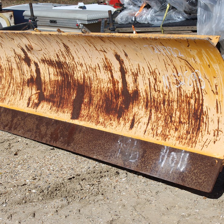 #24782 • SNOW BLADE FOR TRUCK