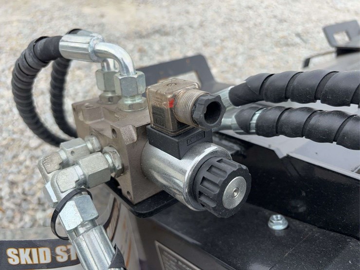 giyi-hydraulic-skid-steer-mixing-bucket-image-7