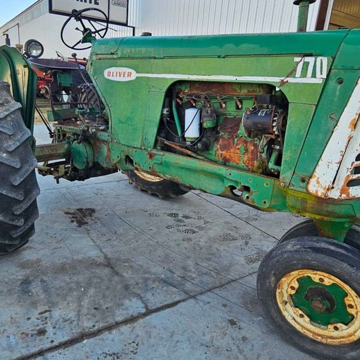 OLIVER 770