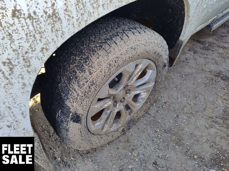 2025-chevrolet-silverado-1500-image-28