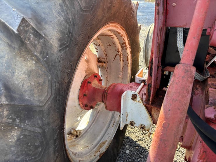 #10957-•-ih-656-image-11