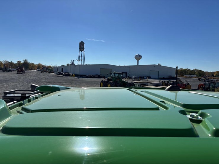 2023-john-deere-6175m-image-64