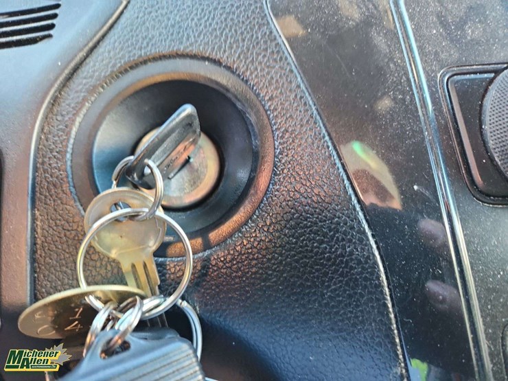 2017-ford-explorer-image-12