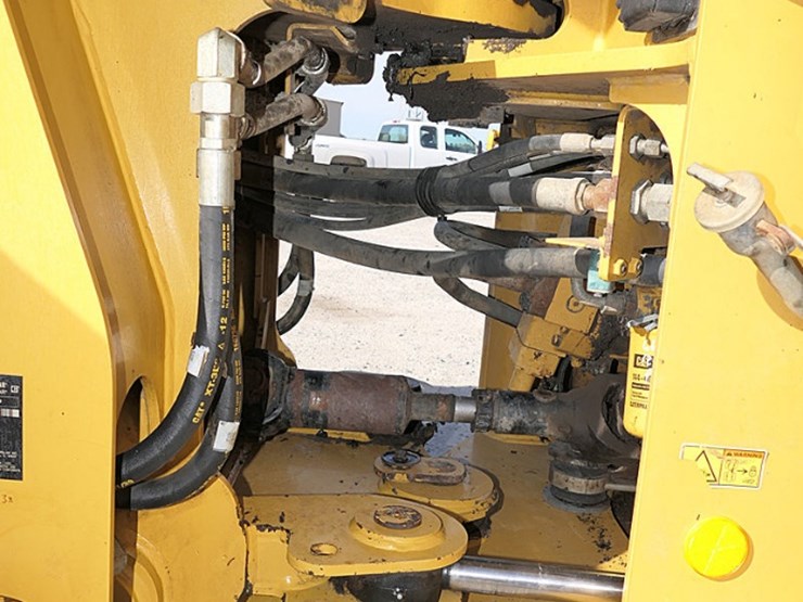 2014-caterpillar-930k-image-15
