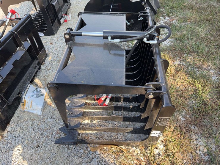 skid-steer-hollow-wood-grabber-image-2