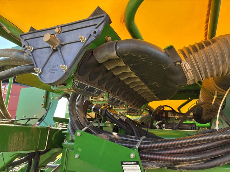 2011-john-deere-1790-image-55