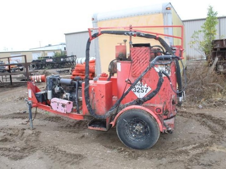 2014-crafco-hot-pour-melter-image-2