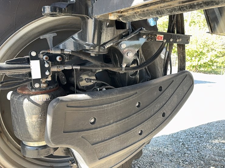 2023-case-ih-4350-patriot--sprayer-image-107