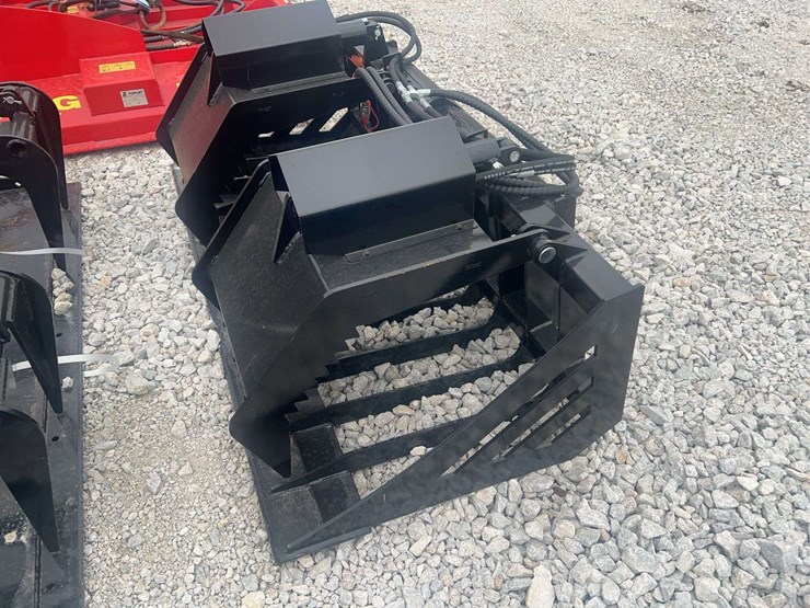 skid-steer-hollow-wood-grapple-image-3