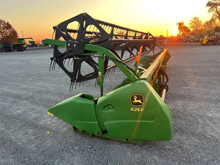 2014-john-deere-625f-image-3