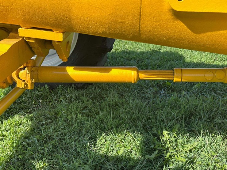 minneapolis-moline-g750-image-22