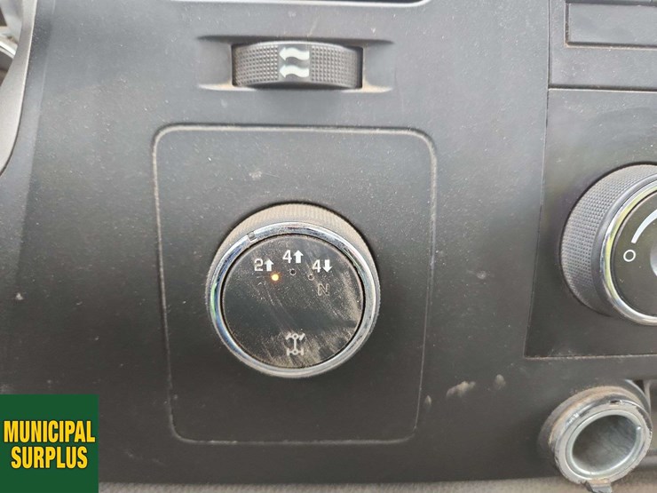 2013-chevrolet-silverado-3500hd-image-13