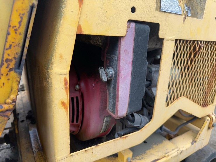 salsco-cobra-curber-curbing-machine-image-9