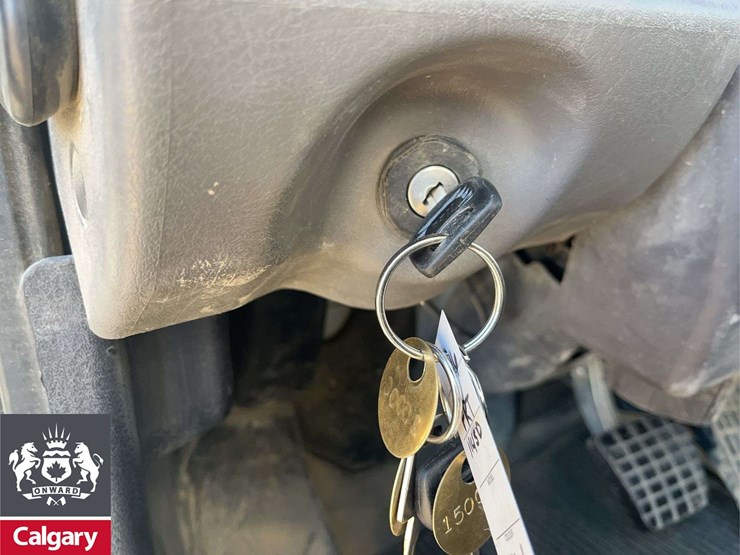 2016-freightliner-114sd-image-12