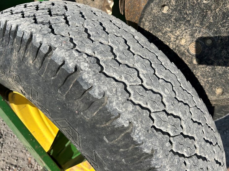 2004-john-deere-1790-image-39