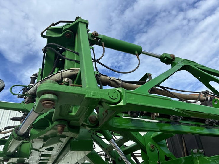 2014-john-deere-r4038-image-29