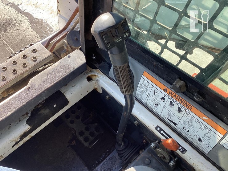 2006-bobcat-t190-image-17