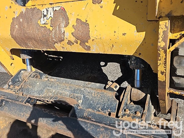 2020-caterpillar-299d3-image-18