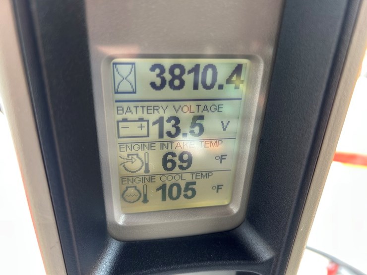 2014-case-ih-3200b-image-52