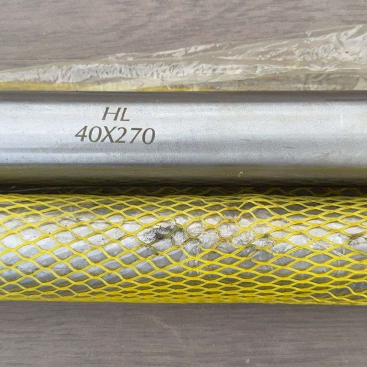 (2) Universal Bucket Pins HL 40mm x 270mm