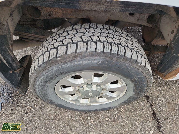 2013-gmc-sierra-2500hd-sle-image-36