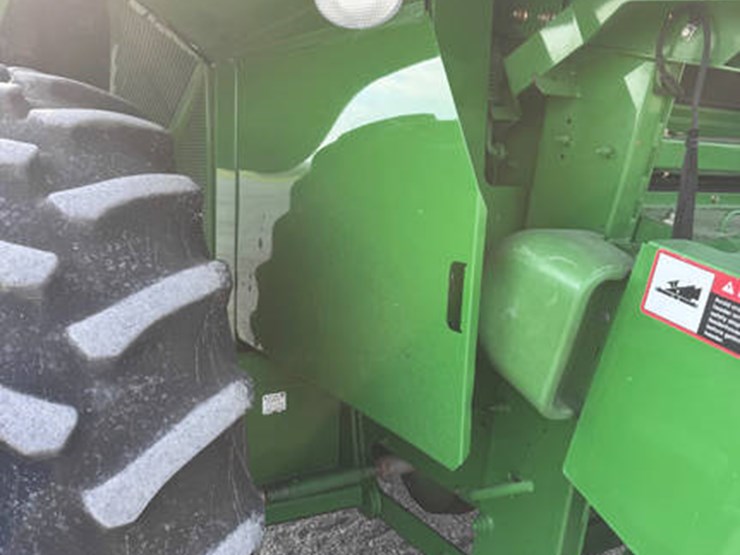 2005-john-deere-9560-sts-image-12