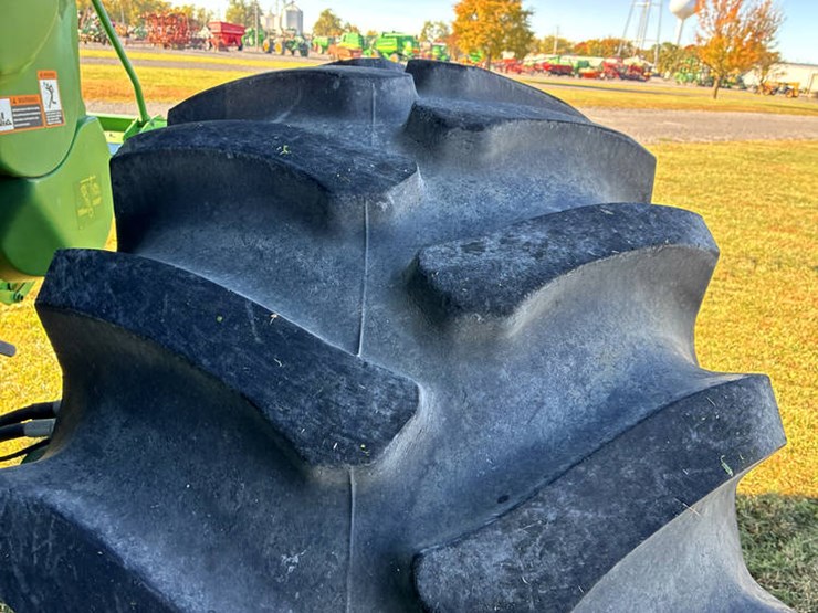 2010-john-deere-2010-image-48