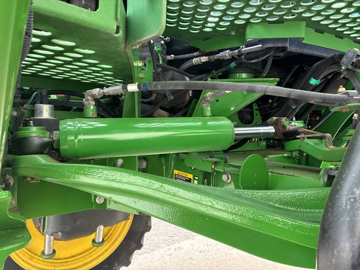 2014-john-deere-r4038-image-54