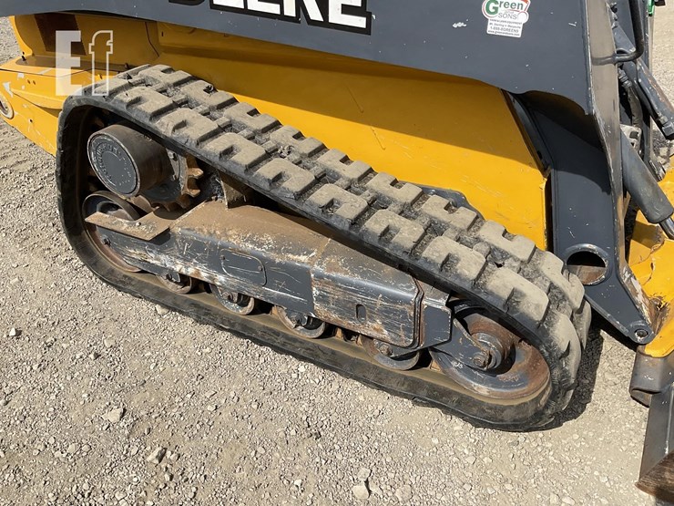 2015-deere-319e-image-14