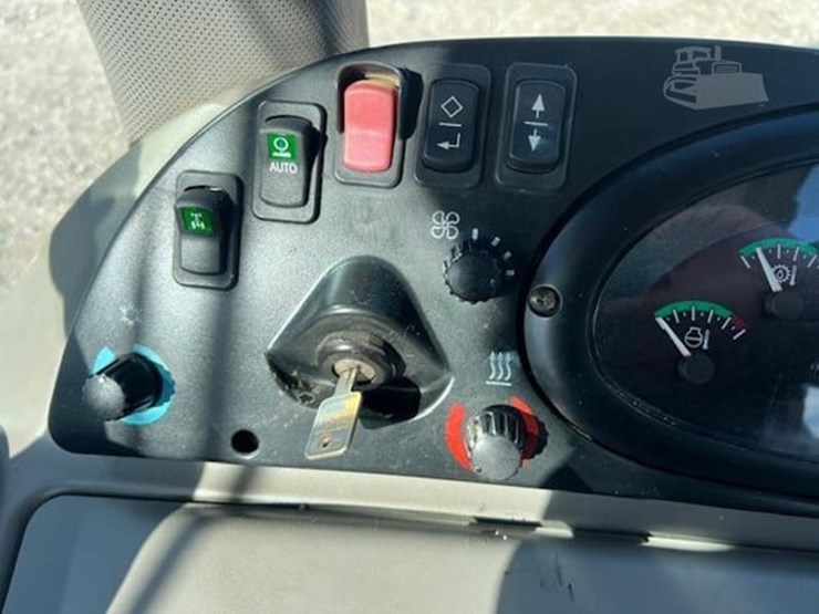 2017-case-580sn-image-23