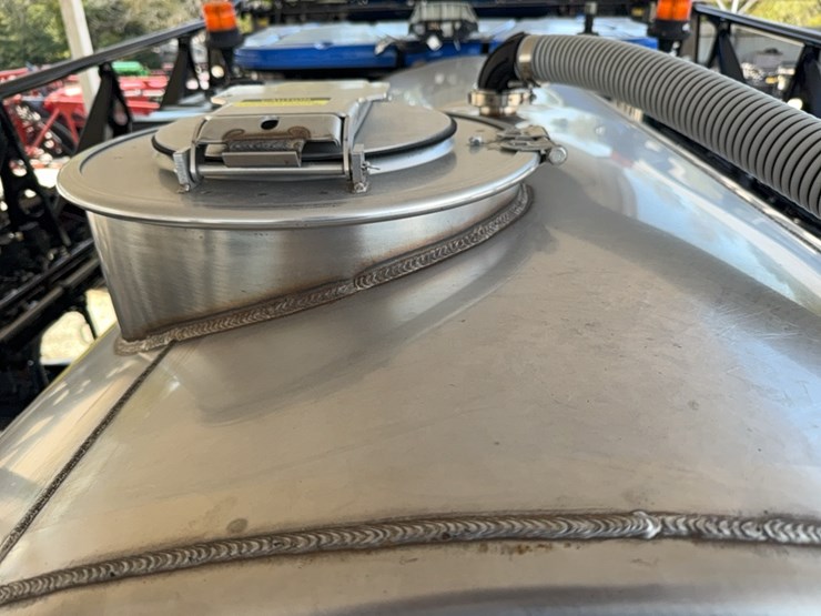 2023-new-holland-sp.310f-image-126