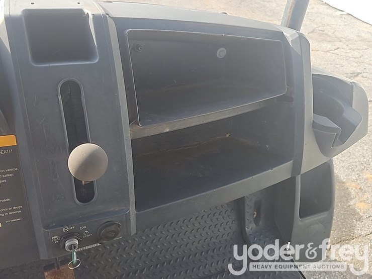 2019-club-car-carryall-1700-image-15