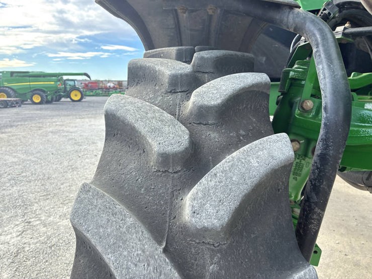 2014-john-deere-r4038-image-60