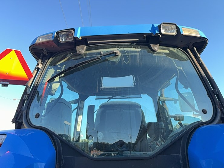 new-holland-t6070-image-54