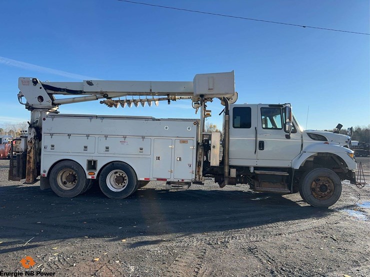 2012-international-7400-image-4