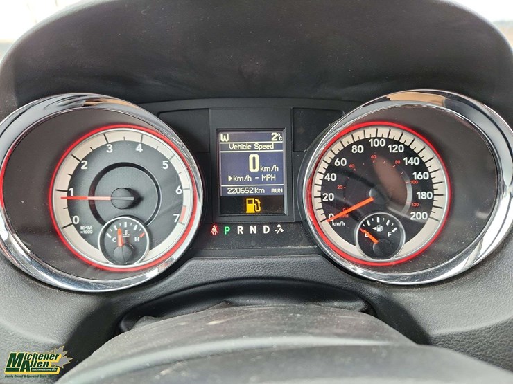 2016-dodge-grand-caravan-crew-image-13