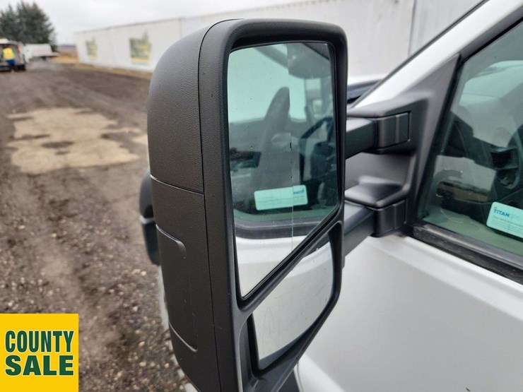 2013-ford-f550-image-40