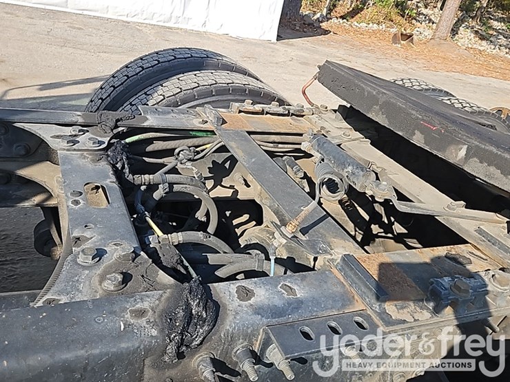 2017-international-8600-image-16