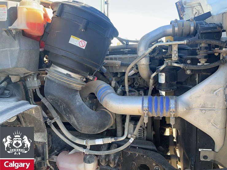 2016-freightliner-114sd-image-16