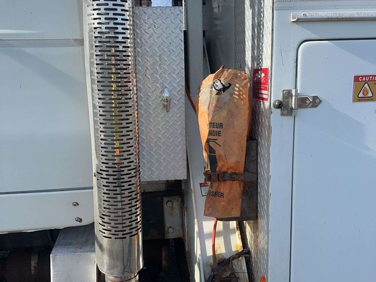 2012-international-7400-image-16