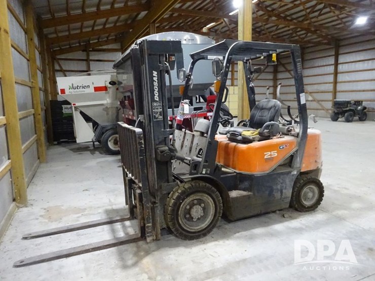 doosan-25-forklift-(pz14059,-unit-109307)-image-2
