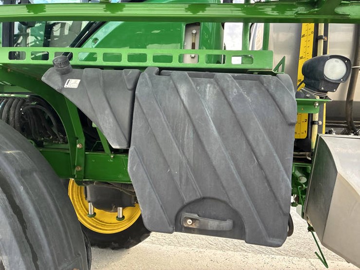 2014-john-deere-r4038-image-44