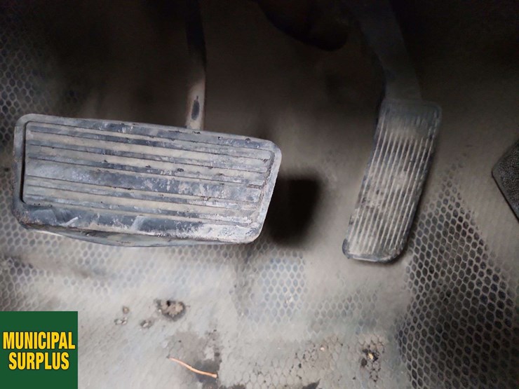 2013-chevrolet-silverado-3500hd-image-15