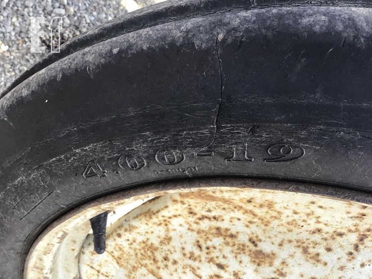 1952-ford-8n-image-17