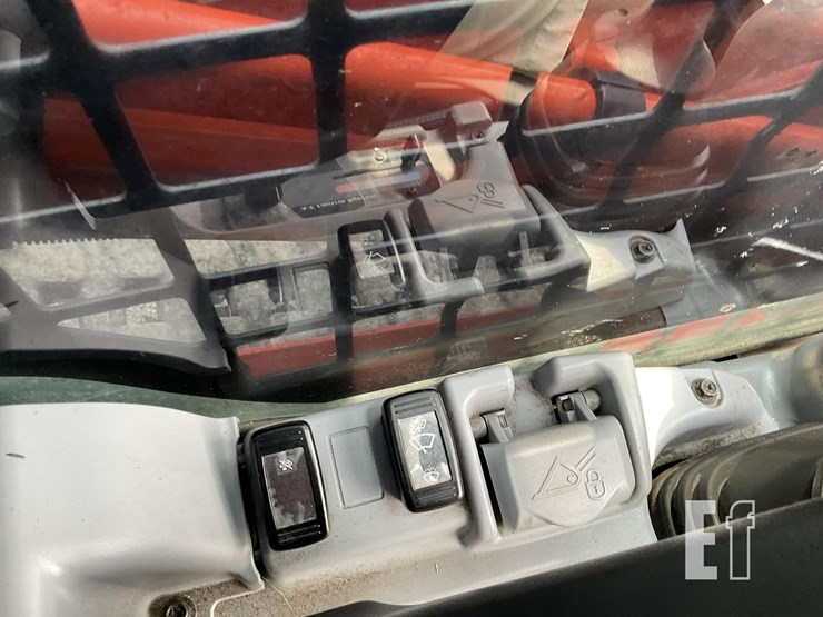 2020-kubota-svl95-2s-image-18