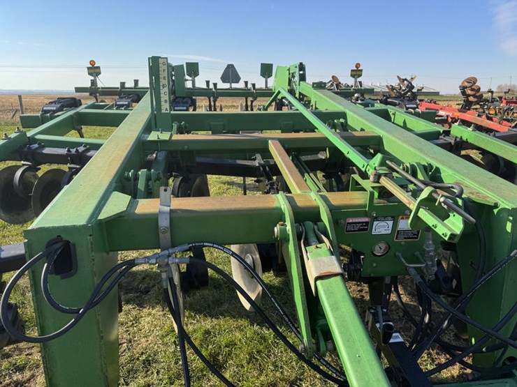 john-deere-2700-image-31