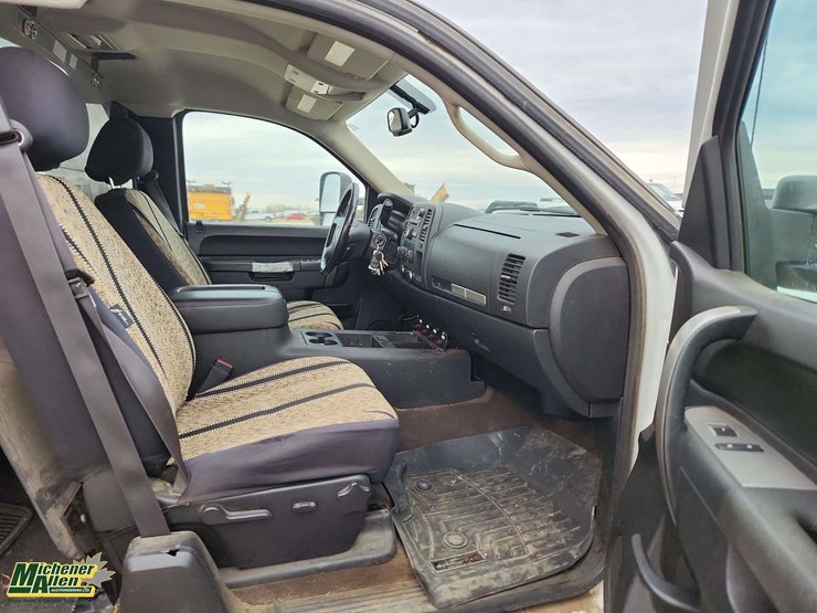 2013-gmc-sierra-2500hd-sle-image-30