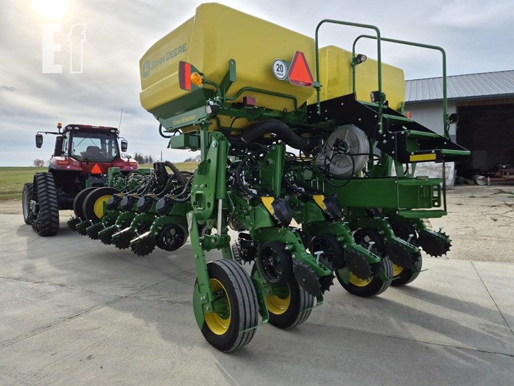 john-deere-1775-image-10