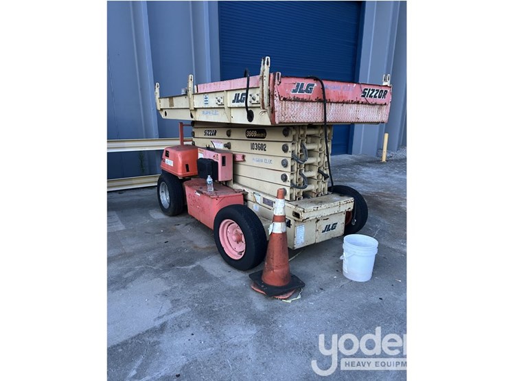 1999-jlg-3969-image-4