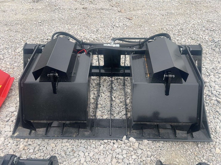 skid-steer-hollow-wood-grapple-image-1